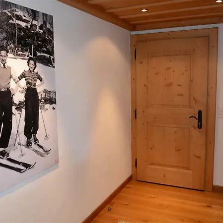 Hahnenkamm Lägenhet Saanen